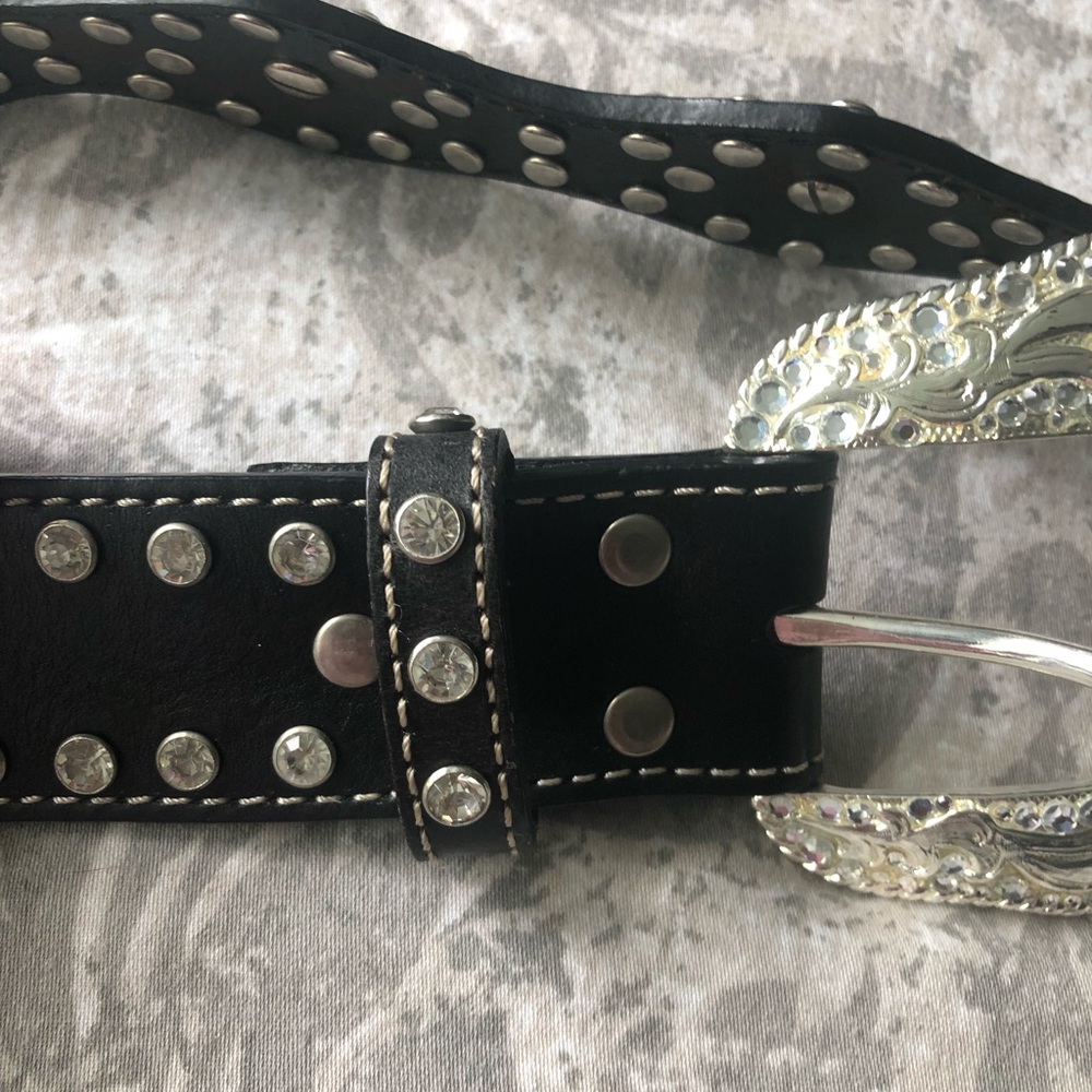 Genuine black leather western style belt w/silver buckle & bling. Size M. Cute! - Picture 6 of 8